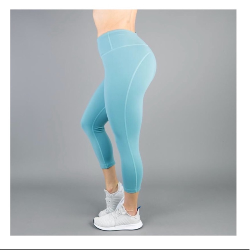 Buffbunny Camila cropped leggings bundle